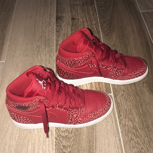 Red Air Jordan 1 Retro Elephant - Picture 4 of 7